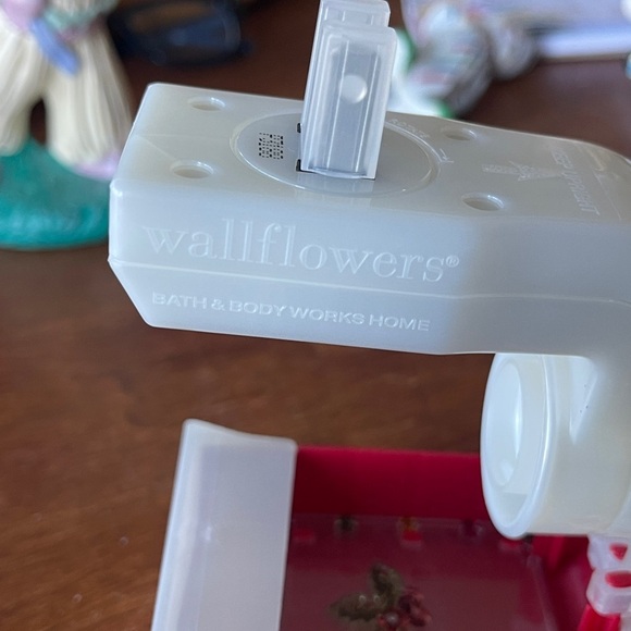 Bath & Body Works Red Santa Mailbox Holiday Decor - Picture 5 of 11